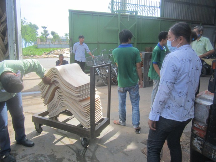 Nhật Nam giao ván ép cho các công ty nội thất tại NGÔ GIA TỰ Q10