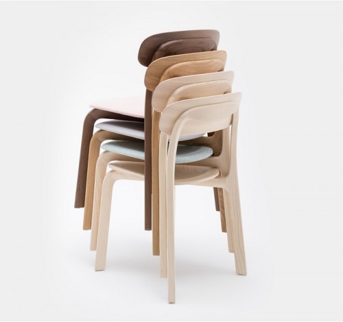 Mẫu ghế uốn cong được thiết kế với kiểu dáng đơn giản mà đẹp thanh lịch, trang nhã