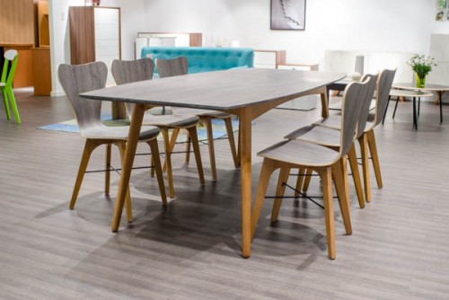 Nội thất hiện đại với những chiếc ghế uốn cong phủ laminate